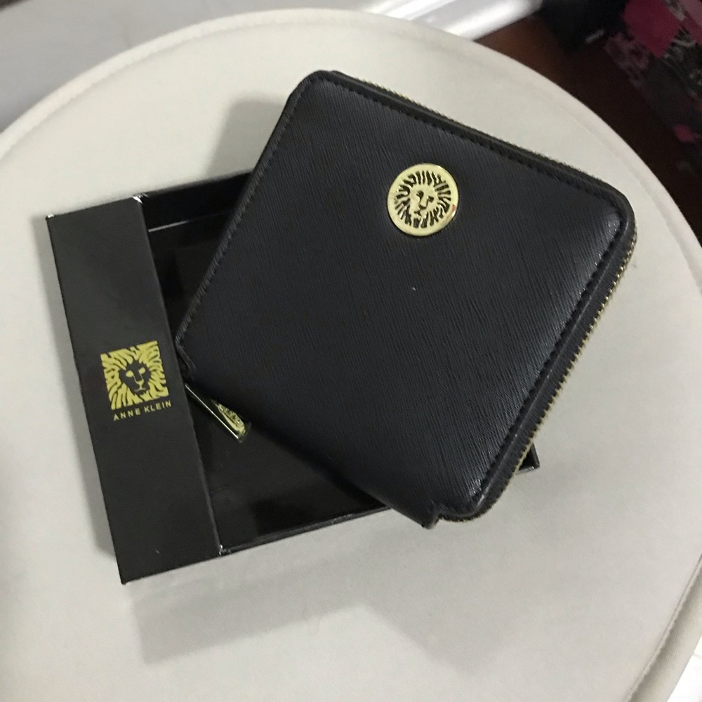 Anne Klein Zipper Wallet